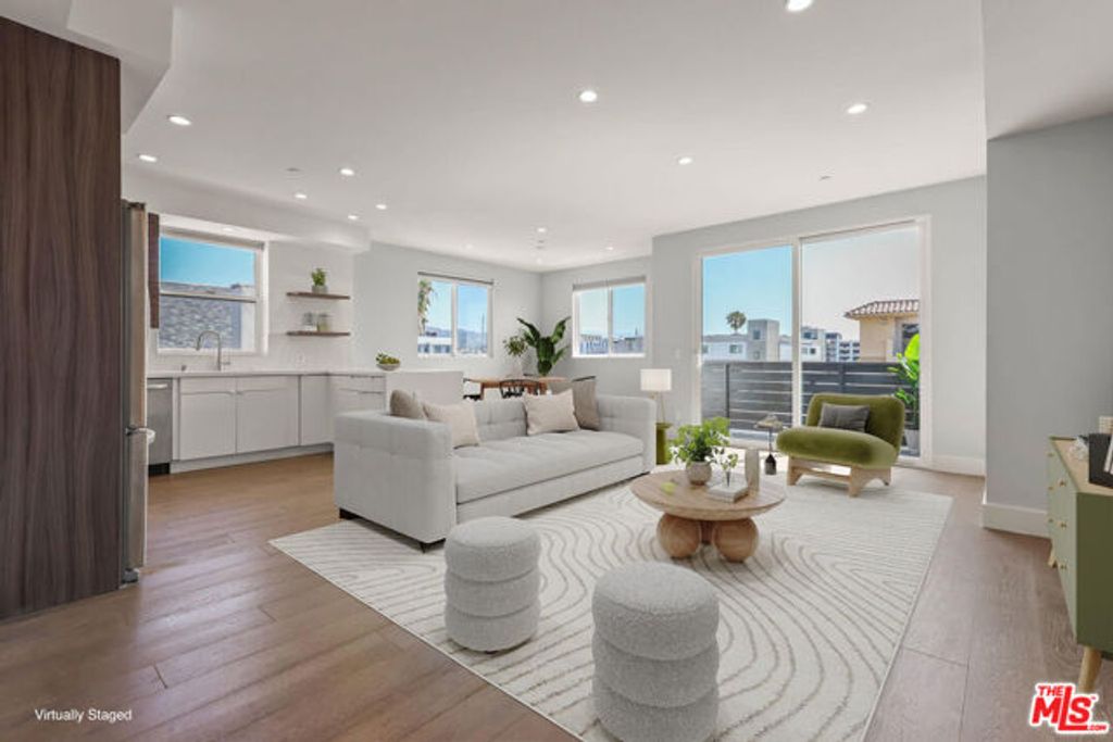 935 N Hudson Avenue 401, Los Angeles, CA 90038