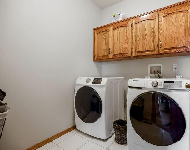 400 SW Horseplay Drive, Oak Grove, MO 64075