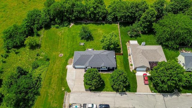 400 SW Horseplay Drive, Oak Grove, MO 64075
