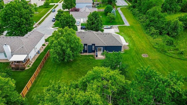400 SW Horseplay Drive, Oak Grove, MO 64075