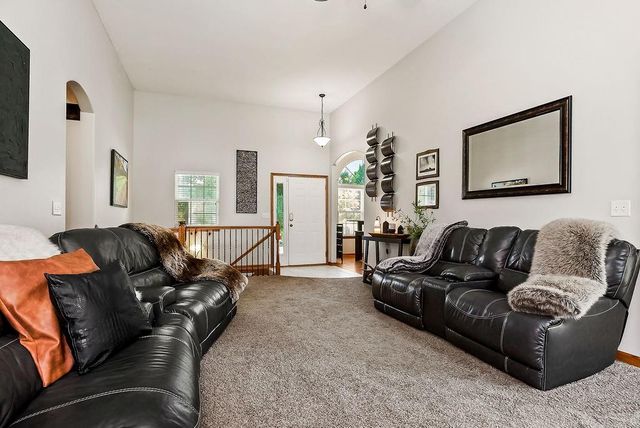 400 SW Horseplay Drive, Oak Grove, MO 64075