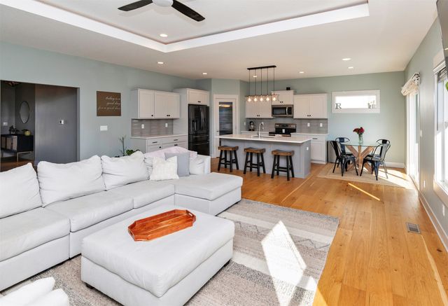 961 Pelican Drive, Polk City, IA 50226