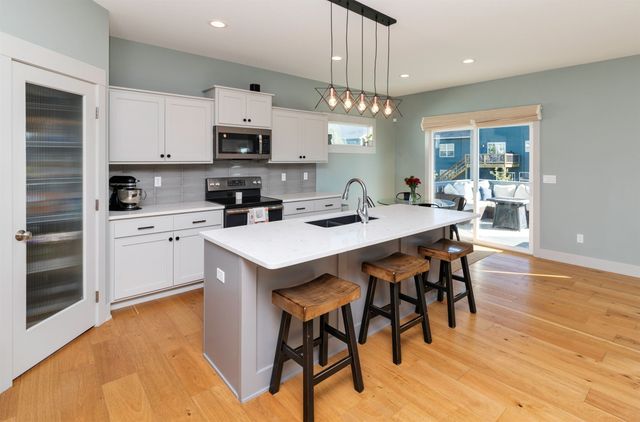 961 Pelican Drive, Polk City, IA 50226