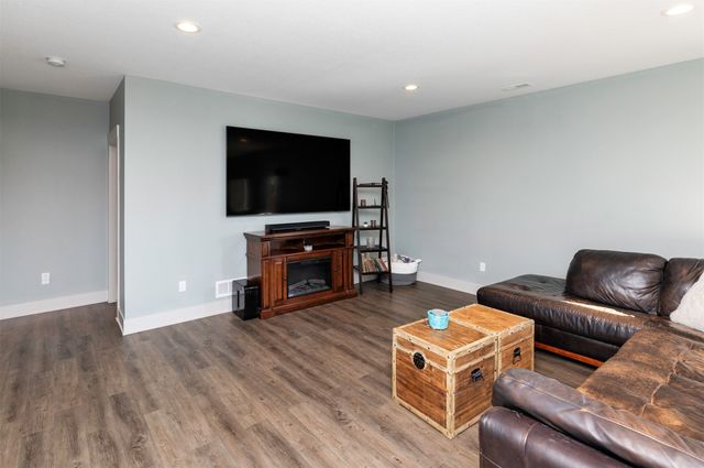 961 Pelican Drive, Polk City, IA 50226