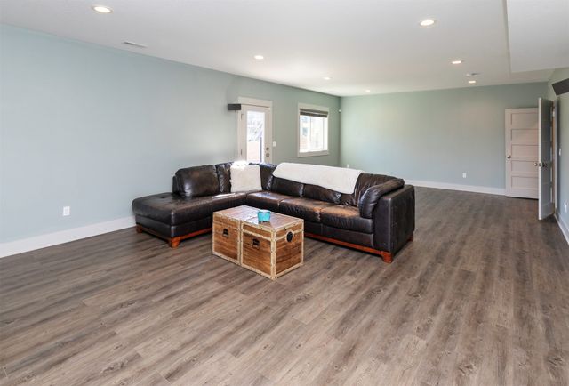 961 Pelican Drive, Polk City, IA 50226