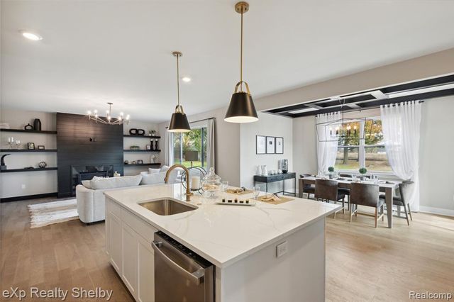 52000 Wellington Valley Drive, Macomb, MI 48042