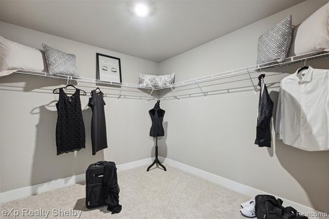 52000 Wellington Valley Drive, Macomb, MI 48042