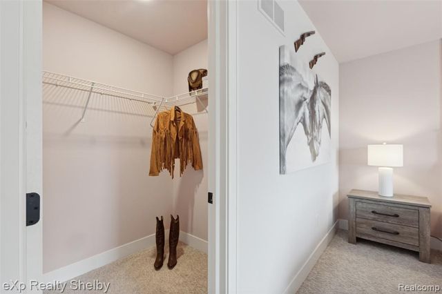 52000 Wellington Valley Drive, Macomb, MI 48042