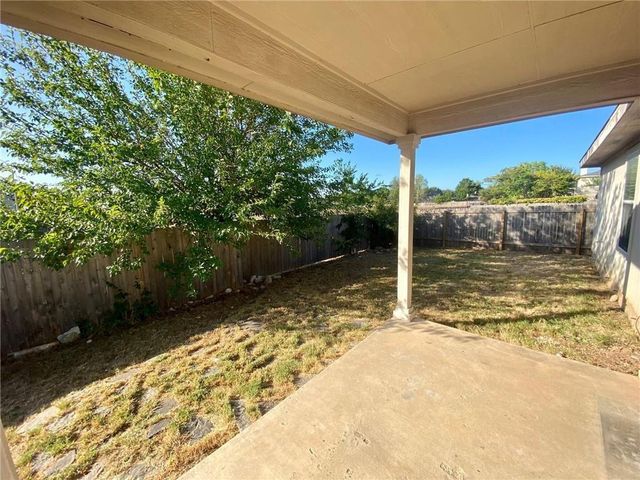 111 Salado DR, Kyle, TX 78640