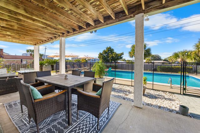 721 Sailfish Drive, Fort Walton Beach, FL 32548