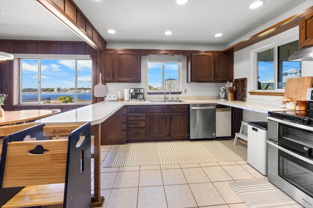 721 Sailfish Drive, Fort Walton Beach, FL 32548