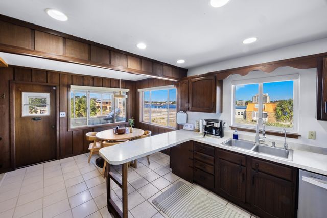 721 Sailfish Drive, Fort Walton Beach, FL 32548