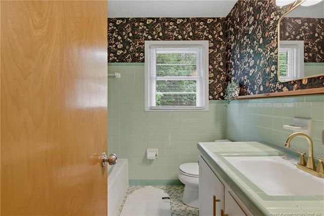 1913 Wayne Lane, Fayetteville, NC 28304