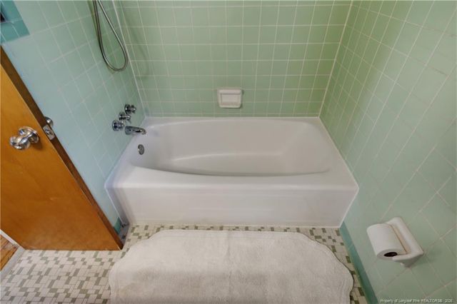 1913 Wayne Lane, Fayetteville, NC 28304