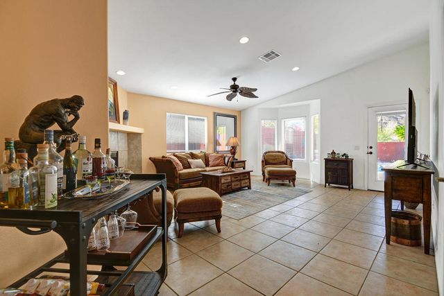 53210 Avenida Madero, La Quinta, CA 92253