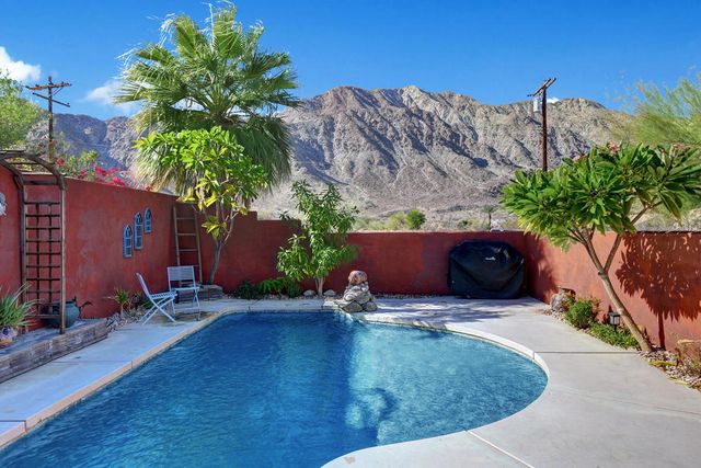 53210 Avenida Madero, La Quinta, CA 92253