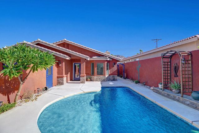 53210 Avenida Madero, La Quinta, CA 92253