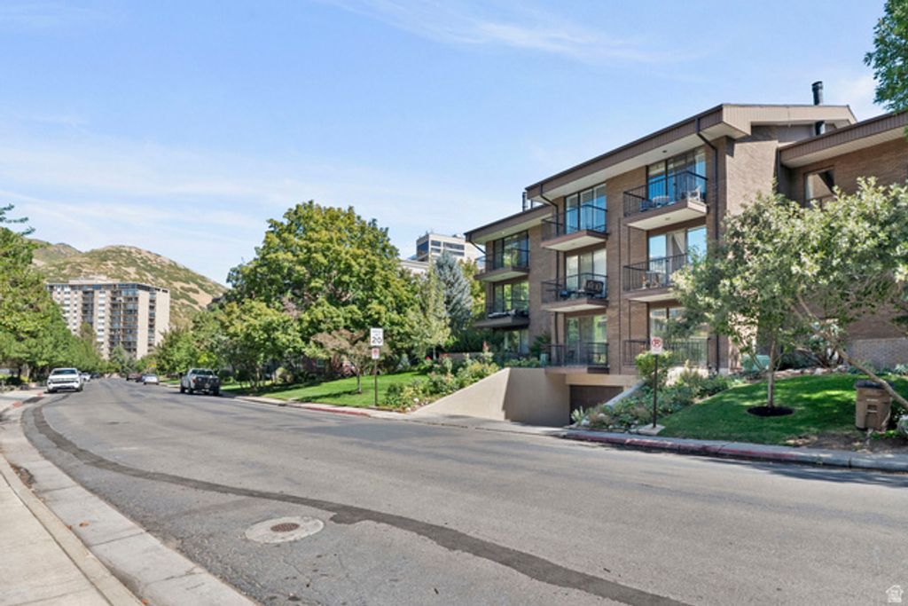939 S DONNER WAY #307, Salt Lake City, UT 84108 — photo 2