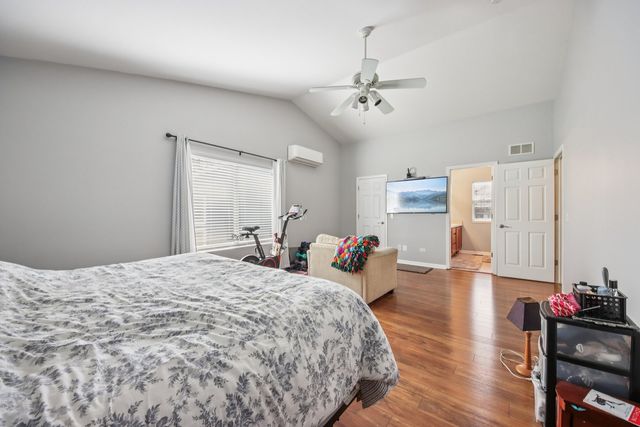 25241 W Entrance Drive, Lake Villa, IL 60046