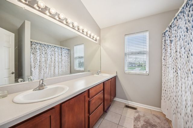 25241 W Entrance Drive, Lake Villa, IL 60046