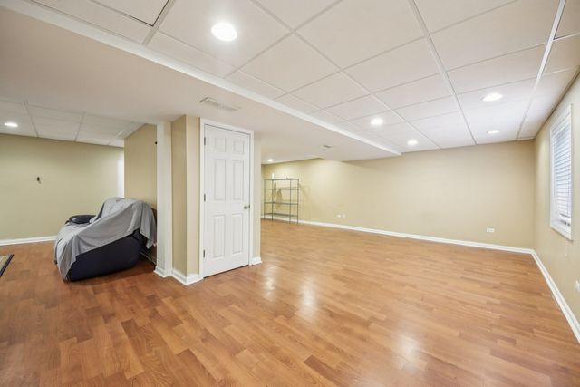 25241 W Entrance Drive, Lake Villa, IL 60046