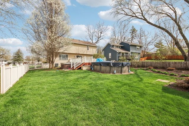 25241 W Entrance Drive, Lake Villa, IL 60046