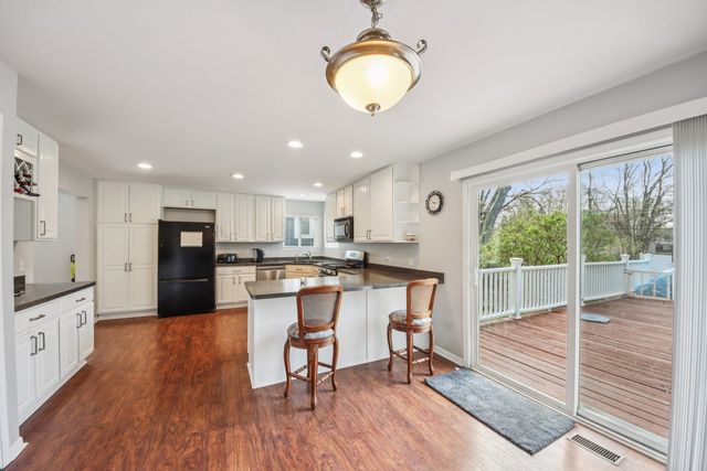 25241 W Entrance Drive, Lake Villa, IL 60046