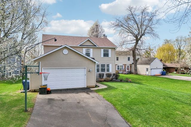 25241 W Entrance Drive, Lake Villa, IL 60046