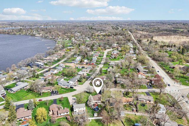 25241 W Entrance Drive, Lake Villa, IL 60046