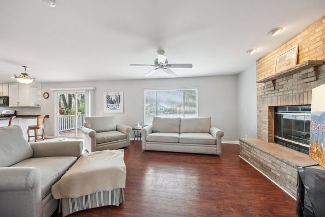 25241 W Entrance Drive, Lake Villa, IL 60046