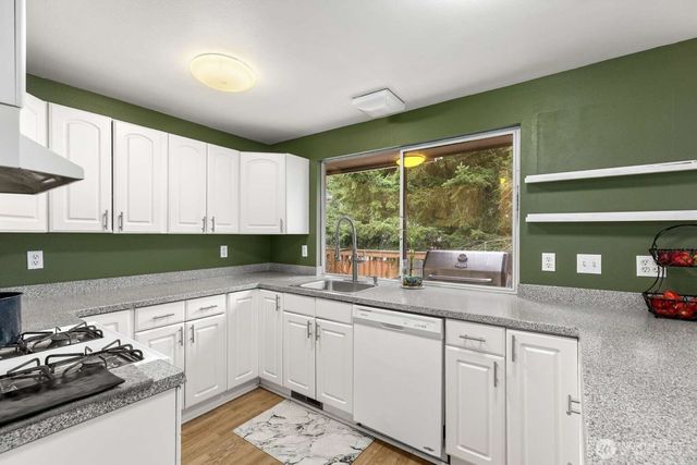 1131 NW Springer, Silverdale, WA 98383