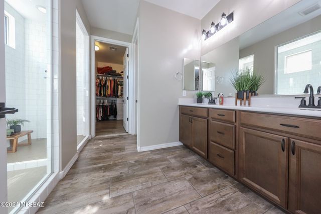 9745 S Desert Flint Drive, Tucson, AZ 85747