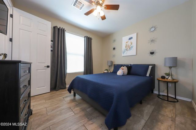 9745 S Desert Flint Drive, Tucson, AZ 85747