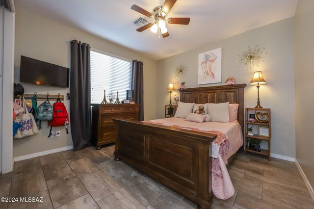 9745 S Desert Flint Drive, Tucson, AZ 85747