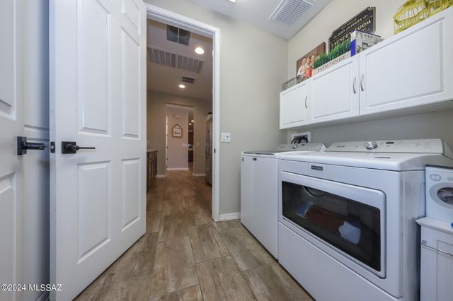 9745 S Desert Flint Drive, Tucson, AZ 85747