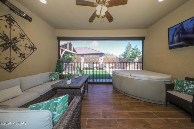 9745 S Desert Flint Drive, Tucson, AZ 85747