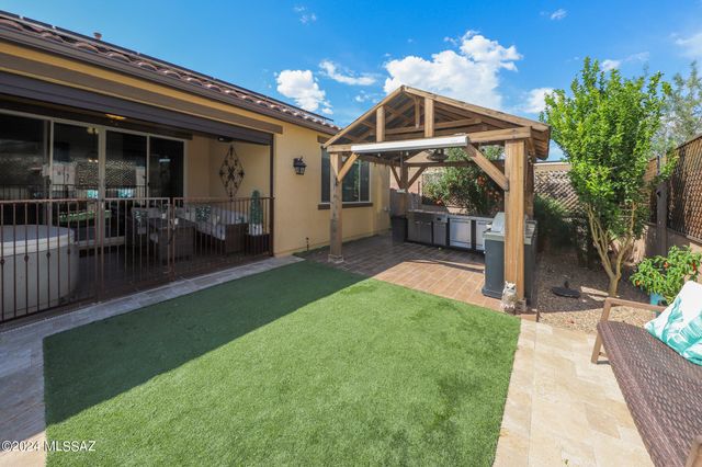 9745 S Desert Flint Drive, Tucson, AZ 85747