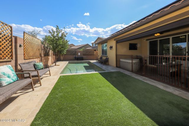 9745 S Desert Flint Drive, Tucson, AZ 85747