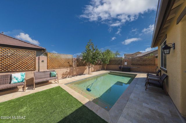 9745 S Desert Flint Drive, Tucson, AZ 85747