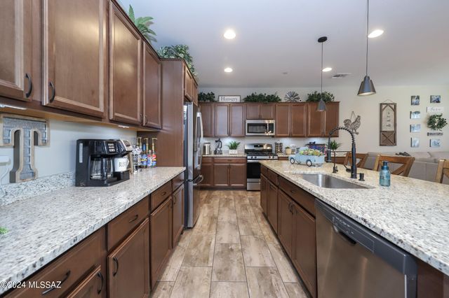 9745 S Desert Flint Drive, Tucson, AZ 85747