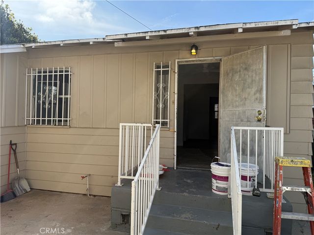 138 E 60th Street, Los Angeles, CA 90003