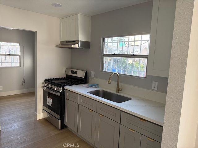 138 E 60th Street, Los Angeles, CA 90003