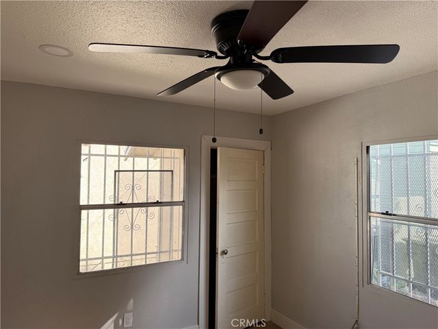 138 E 60th Street, Los Angeles, CA 90003