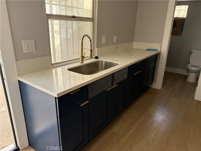 138 E 60th Street, Los Angeles, CA 90003