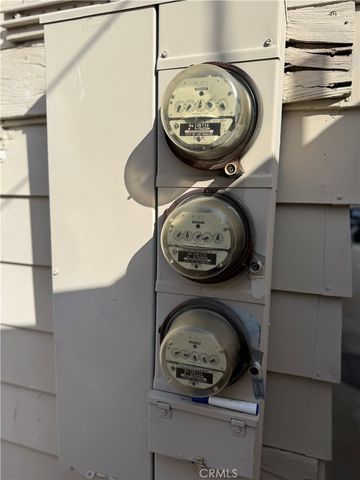 138 E 60th Street, Los Angeles, CA 90003