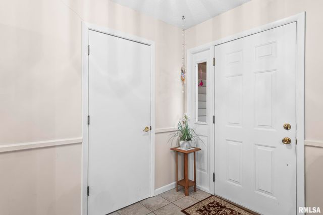 217 Walnut Valley Drive, Springfield, IL 62707