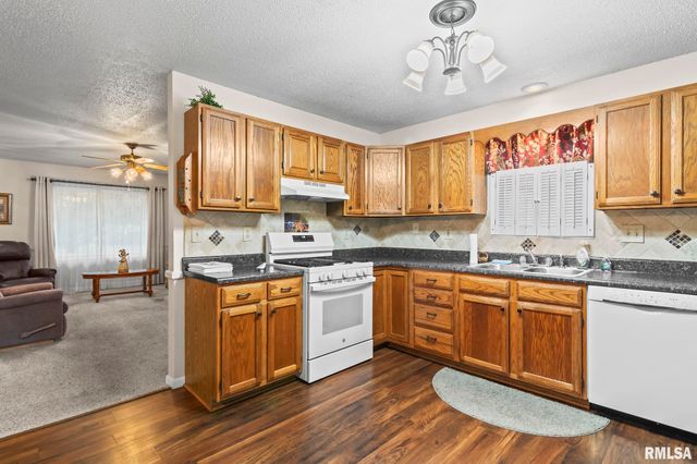 217 Walnut Valley Drive, Springfield, IL 62707