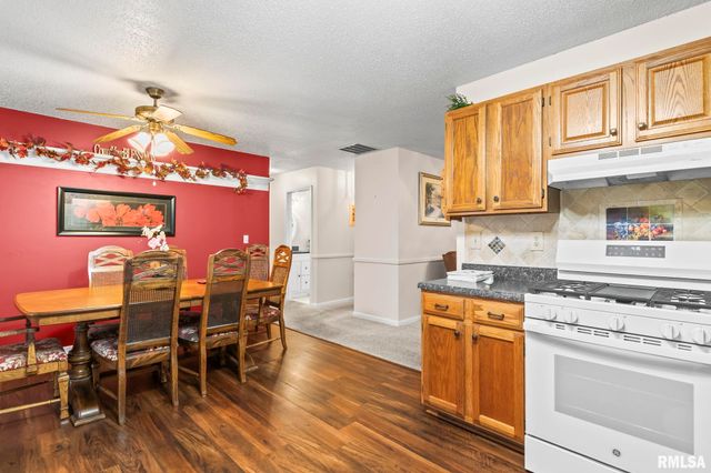 217 Walnut Valley Drive, Springfield, IL 62707