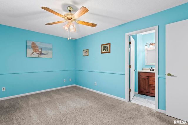 217 Walnut Valley Drive, Springfield, IL 62707