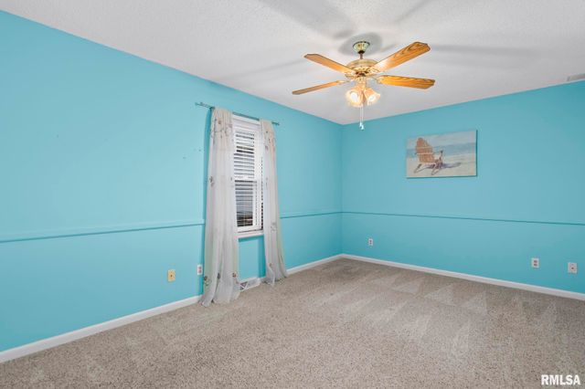 217 Walnut Valley Drive, Springfield, IL 62707